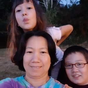 Meet your Posher, Elysabeth